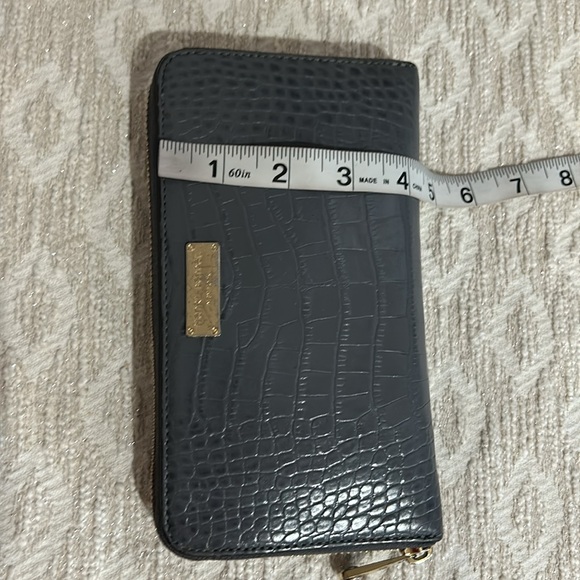 Henri Bendel Grey Croc Embossed Leather Zip Around Wallet - Picture 15 of 16